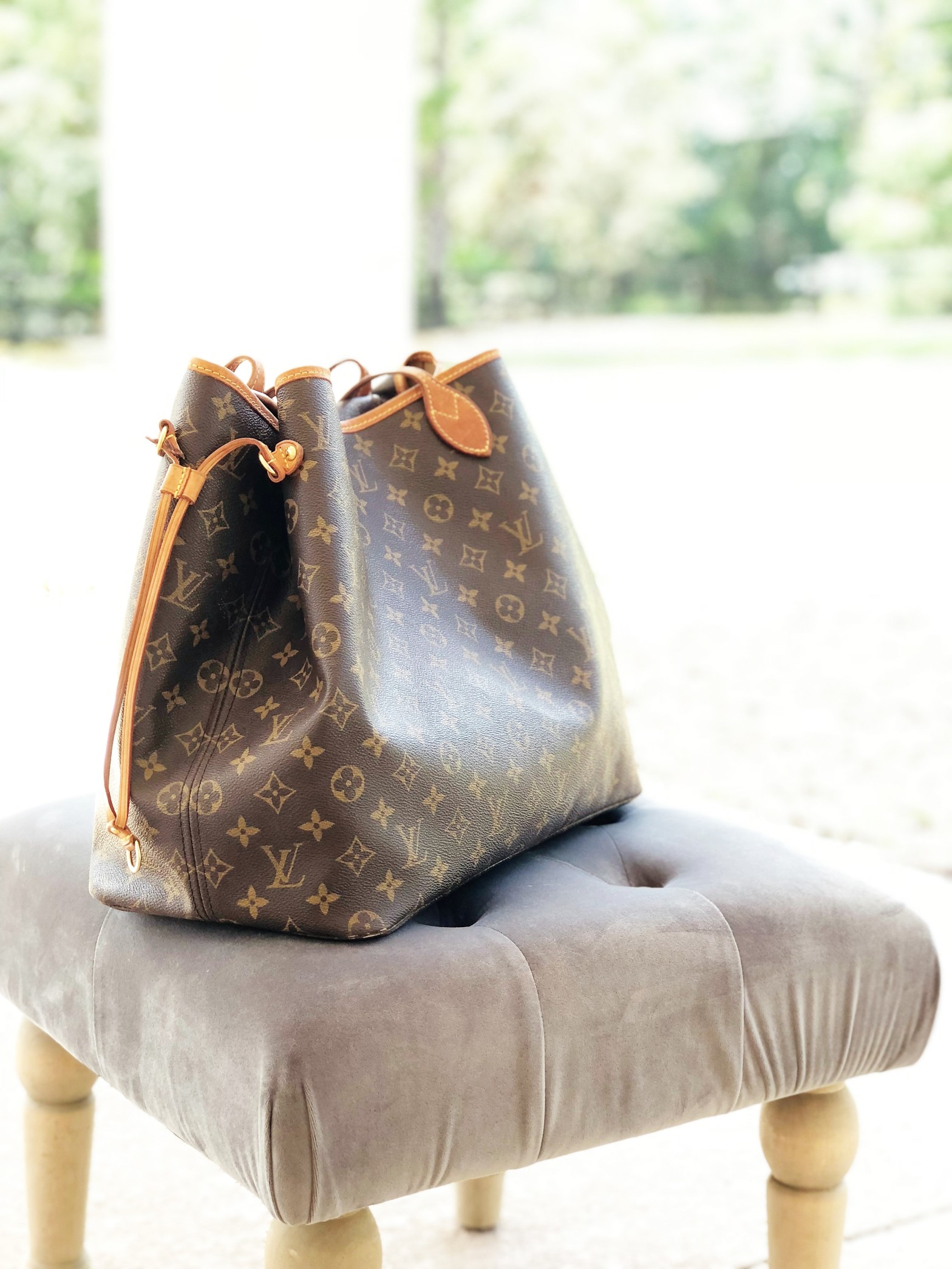 Louis Vuitton NEVERFULL : My Bag Of The Day & Shopping With My Husband 